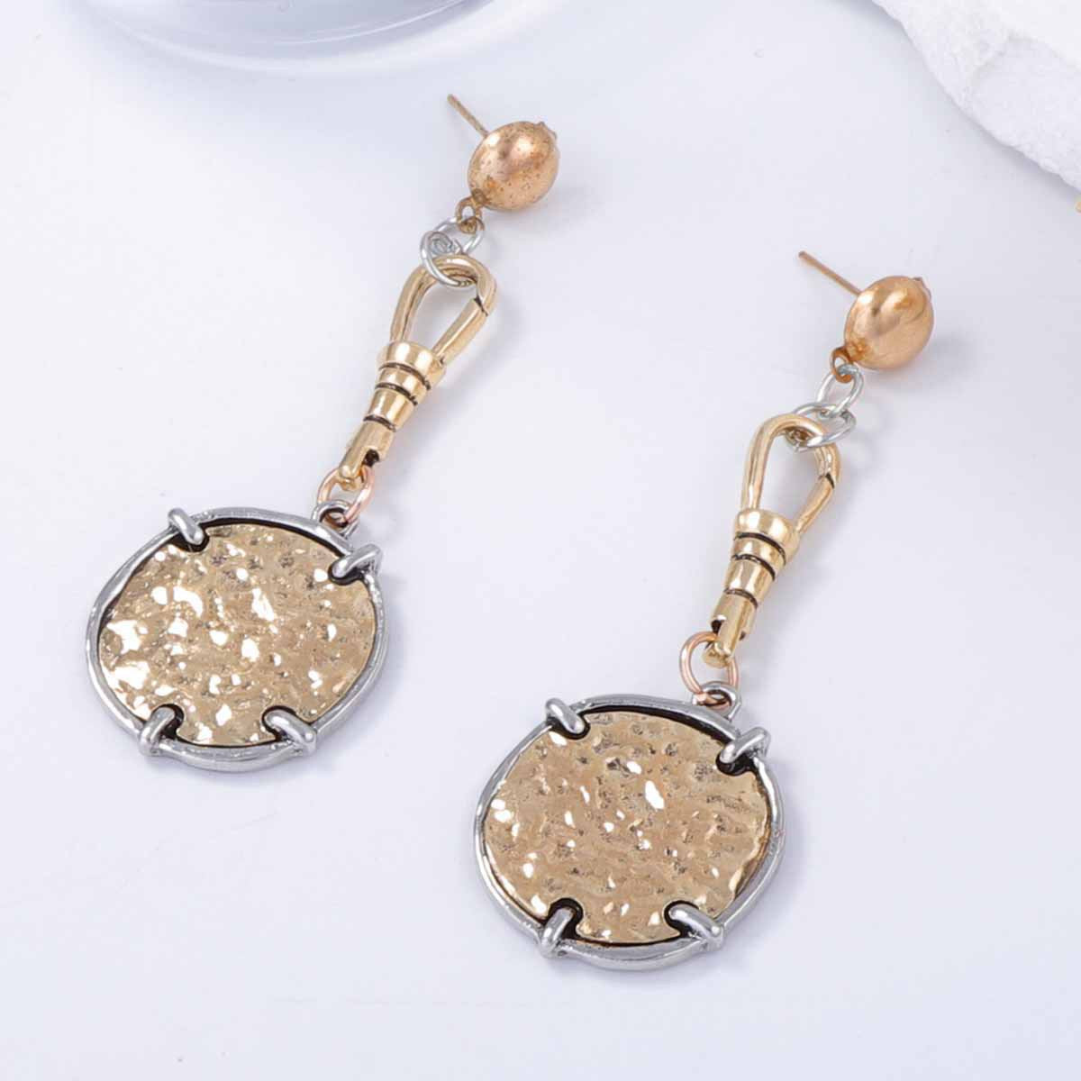 Oszałamiający Kolczyk na co dzień