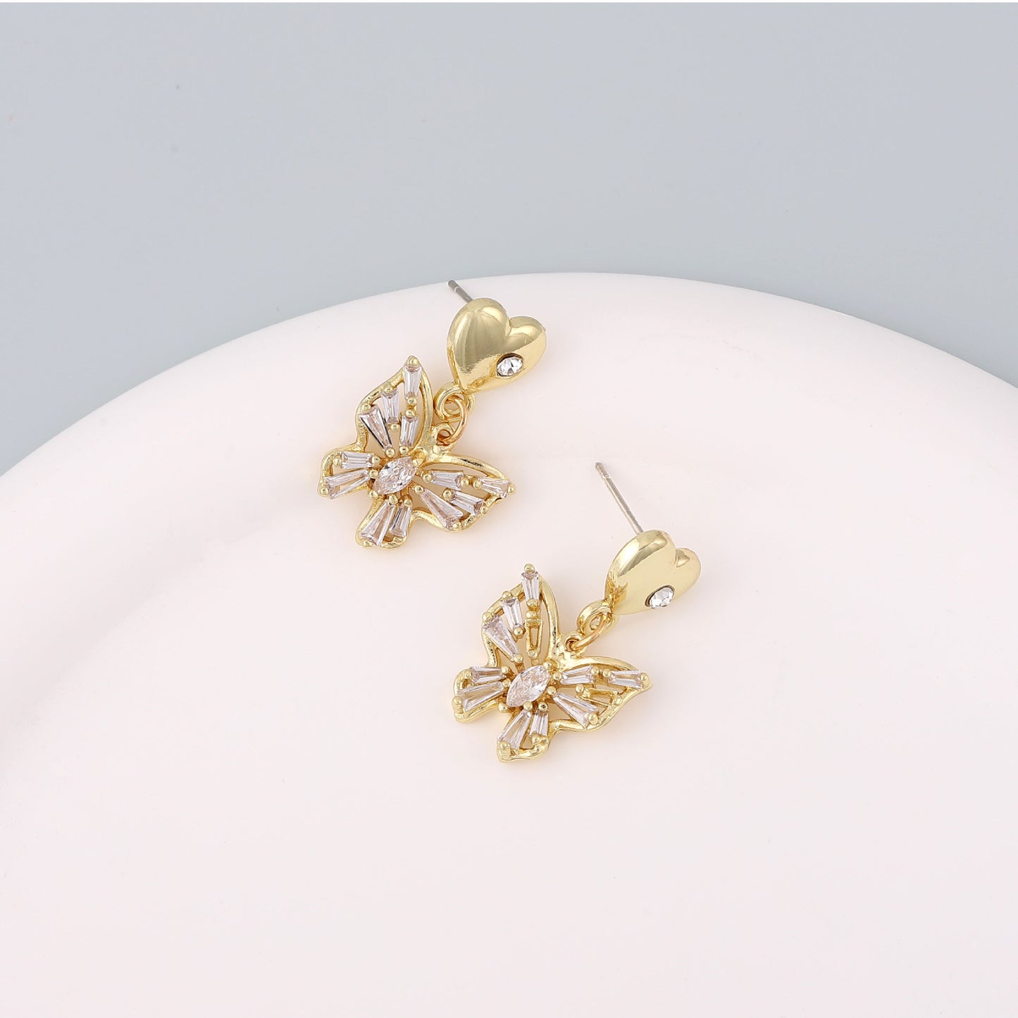 Piękny Srebrny Kolczyk w unikalnym stylu