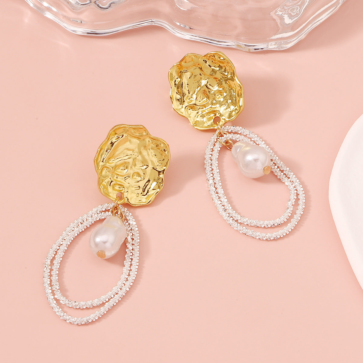 Delikatny rzemieślniczy Perłowy Kolczyk