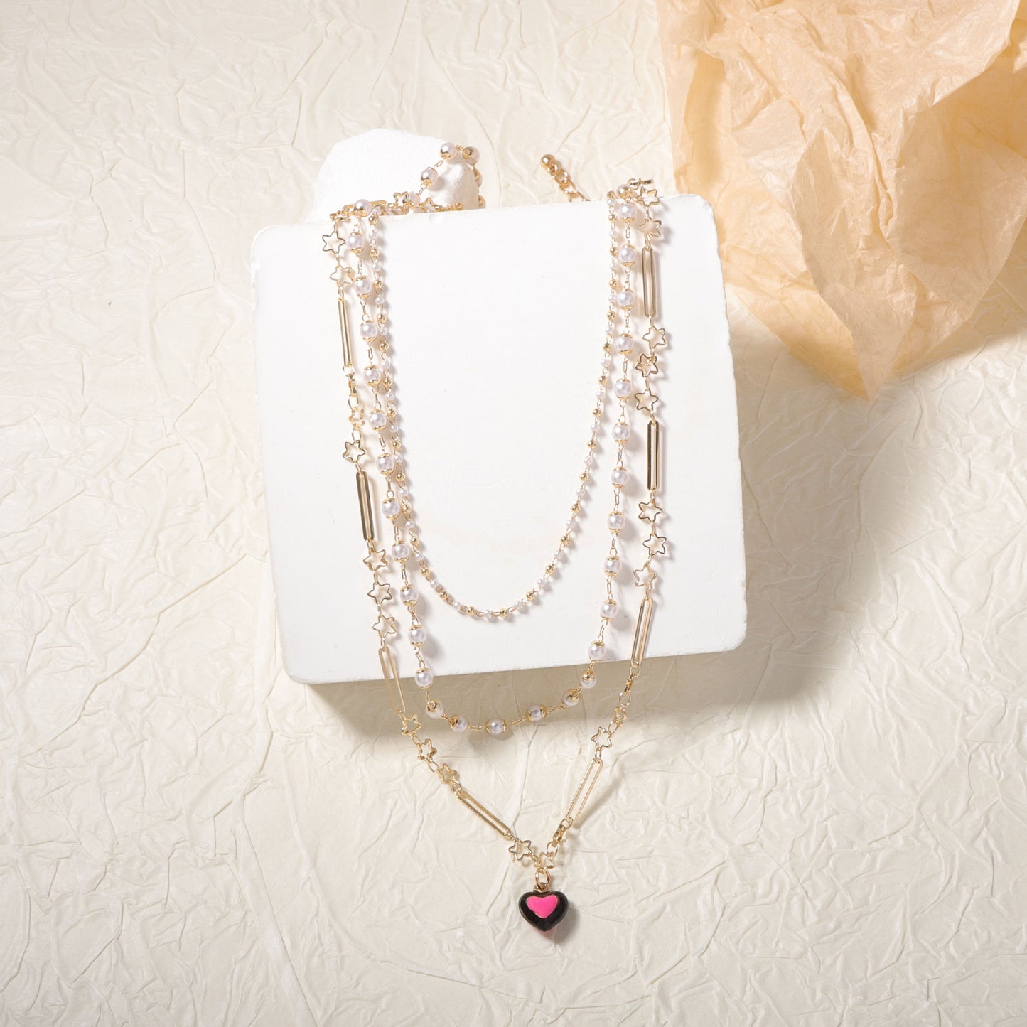 Klasyczny Perłowy Naszyjnik z ponadczasowym urokiem