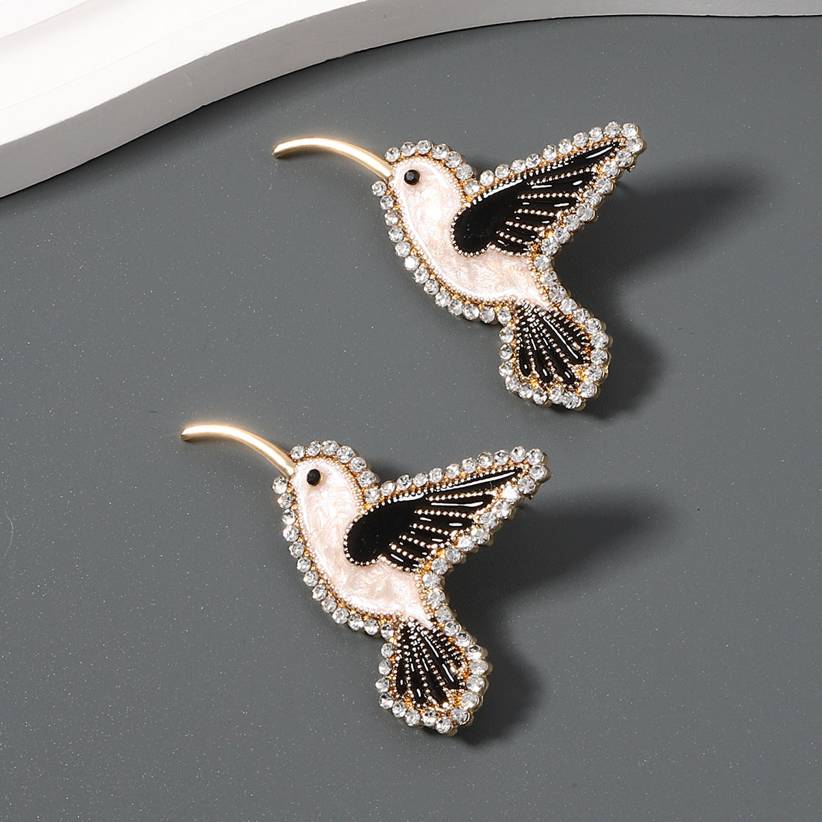 Czarujący Kolczyk na każdą okazję