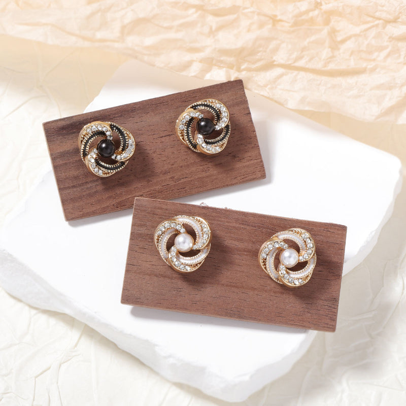 Piękny Perłowy Kolczyk w unikalnym stylu