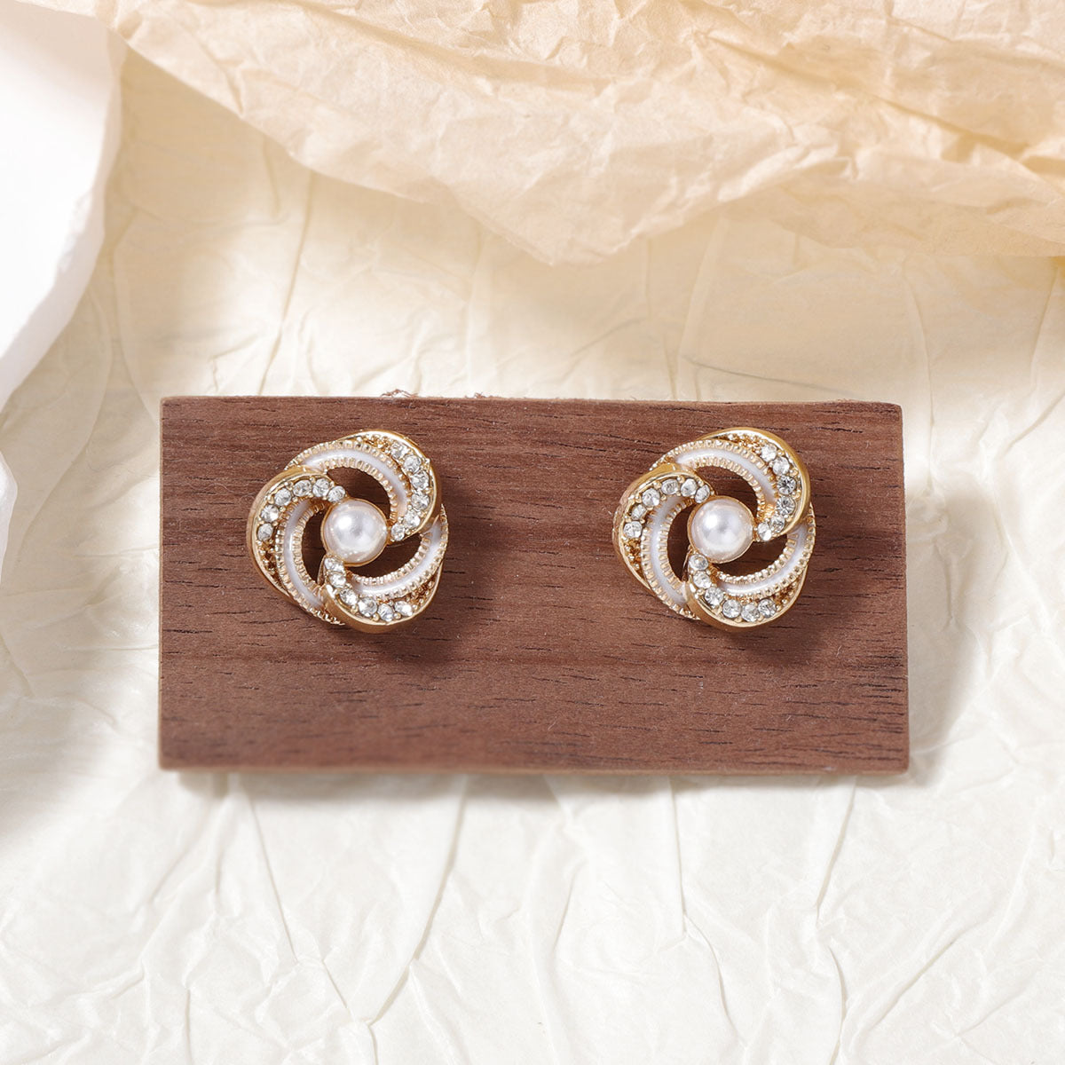 Piękny Perłowy Kolczyk w unikalnym stylu