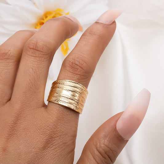 Klasyczny Złoty Bransoletka z ponadczasowym urokiem